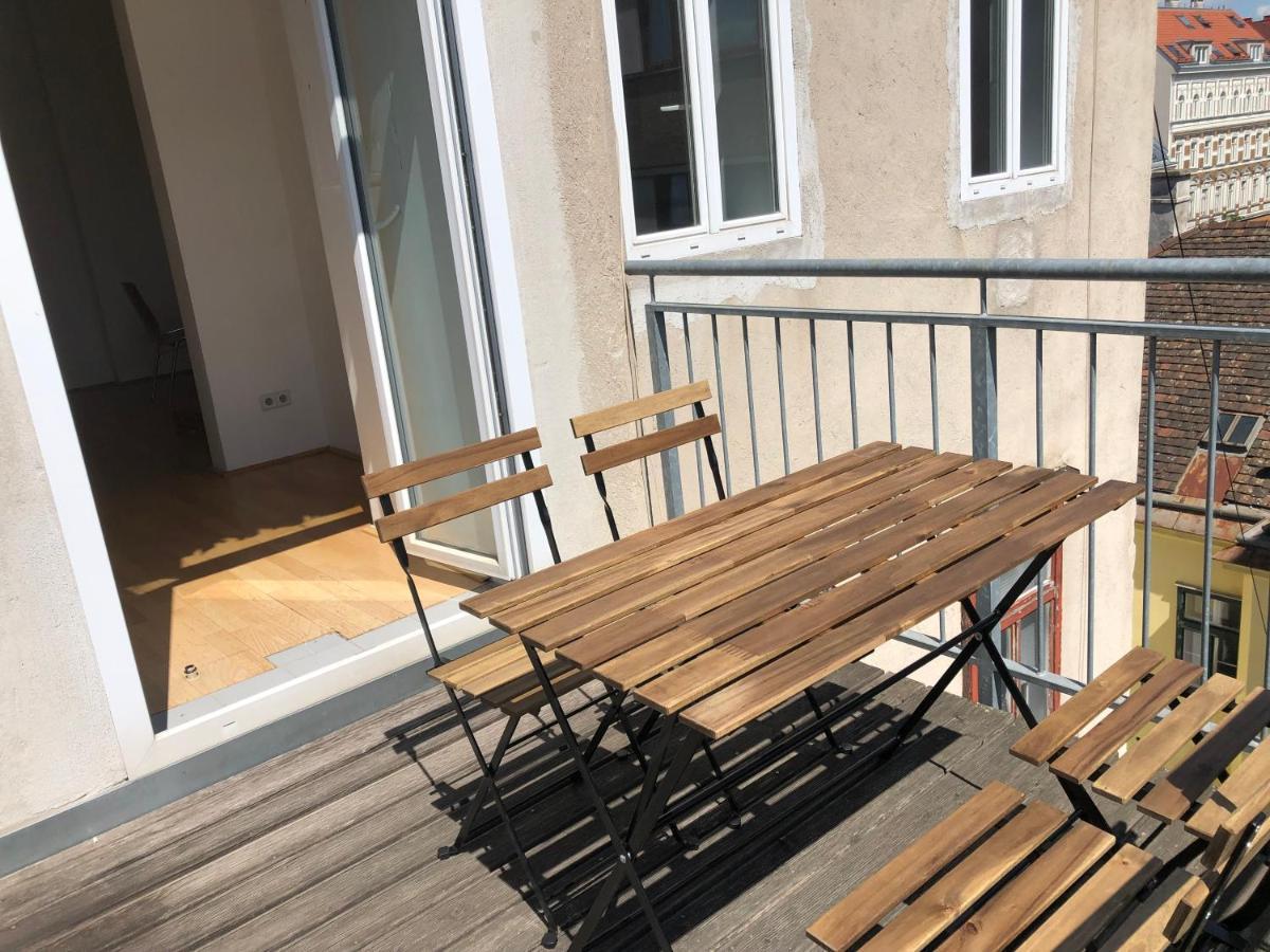 Helle 4 Zimmer Familien-Wohnung Mit Balkon! Schloss Schonbrunn In Gehdistanz Wina Bagian luar foto